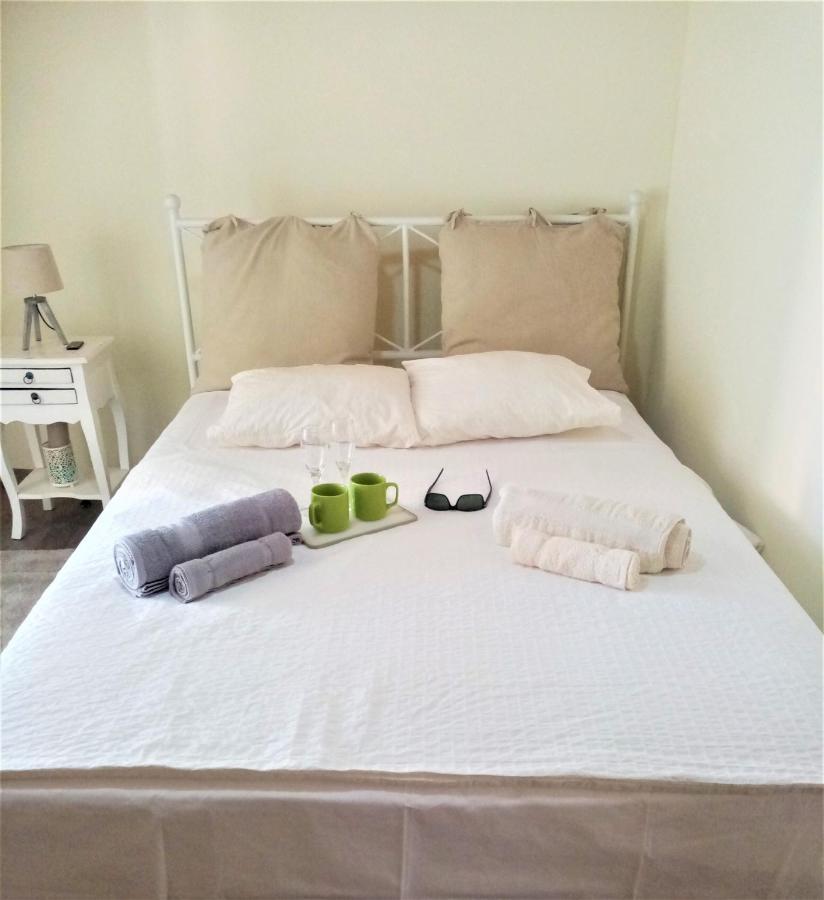 Melina Garitsa Corfu Town Apartment